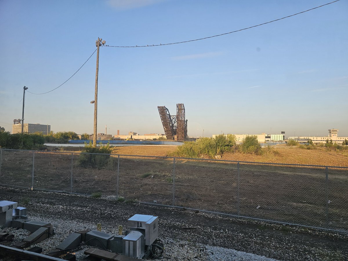 Sleepy_Harold_'s tweet image. They continue #doingstuff at the 78. Dressed up the field for the event yesterday too