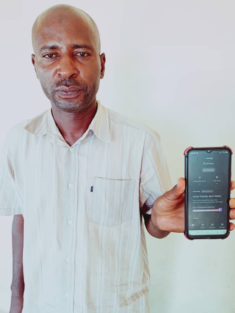BankiNasir's tweet photo. @UpRockCom Mine uprock In my home I was snap by my son in Nigeria, 
@UpRockCom 
#uptminedworldwide https://t.co/a8TOPMqpdW