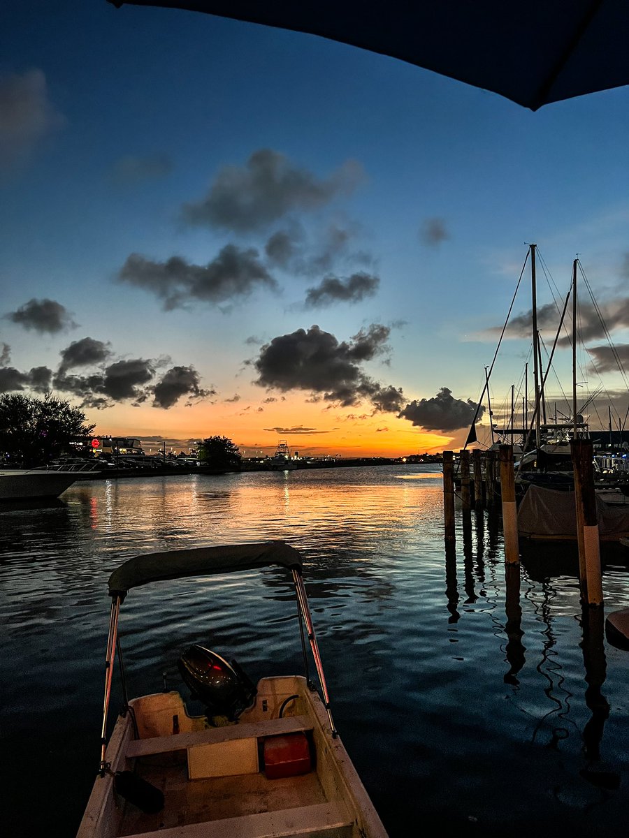 playeroshot's tweet photo. 🌅☕️🗺️📍 #travel #sunset https://t.co/tXCRvTLiZt