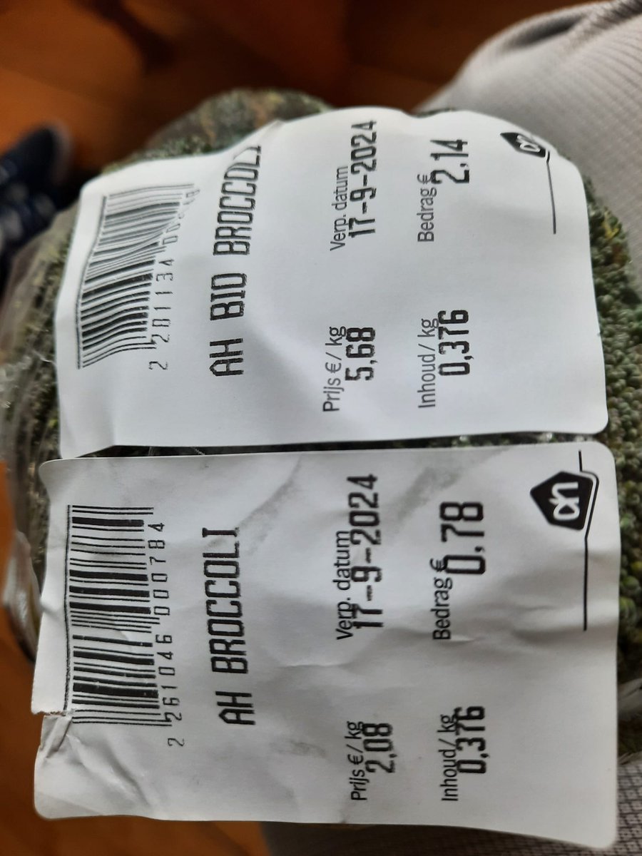 Dezelfde hoeveelheid broccoli gangbaar voor€0,78 en bio voor €2,14. 
Zo gaan we een substantiële markt natuurlijk niet realiseren.

Beste meneer/mevrouw AH. Kunt u aangeven wat het prijsverschil bij inkoop was? 
Met andere woorden wat  kostprijs verschil bij de boer/leverancier