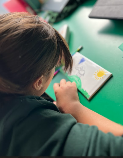 stmichaelswales's tweet photo. Dosbarth Enfys making their amazing tiles artwork all about #Branch1 #CreationandCovenant. Each group focused on a different day and used their artistic creativity to show it off! #KIPandFriends @CatholicCardiff #FaithActionSuccess ππ https://t.co/FZsvxK5QLQ