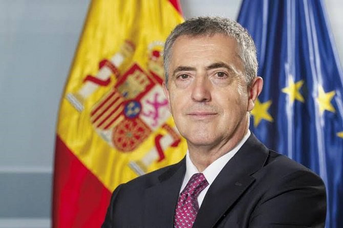 apcabos's tweet photo. Desde @apcabos queremos darle la bienvenida a Dña. Mercedes González por su nombramiento con #DirectoraGeneral de la @guardiacivil , deseándole a D. Leonardo Marcos suerte en su nueva etapa profesional. https://t.co/52J64T4pgB