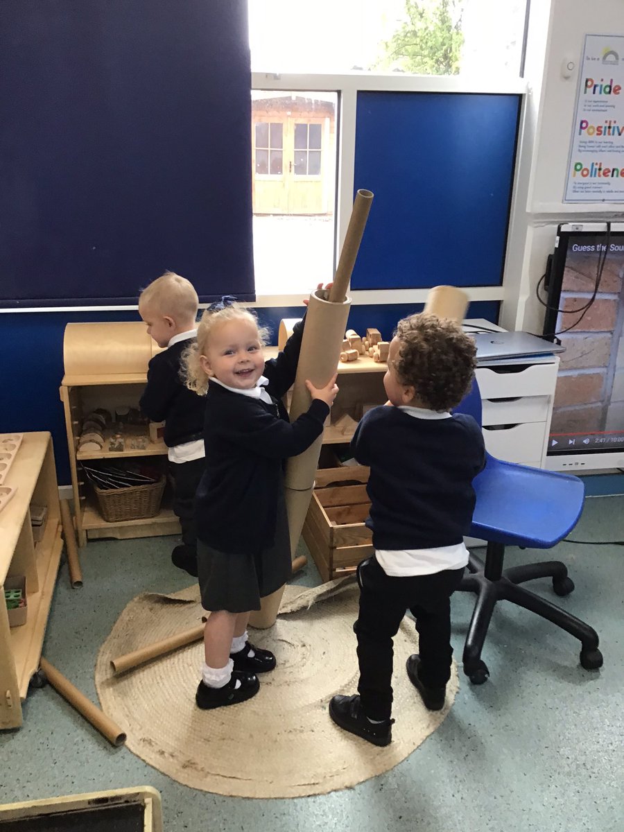 HoneyBees_MRPA's tweet image. How can we build the tallest tower? Exploring different resources in our construction area #MRPALearning
