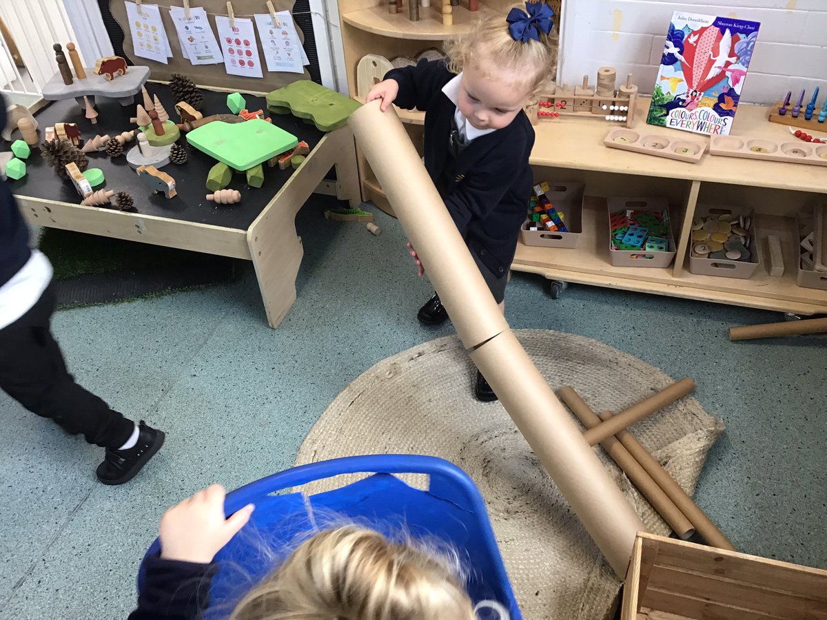 HoneyBees_MRPA's tweet image. How can we build the tallest tower? Exploring different resources in our construction area #MRPALearning