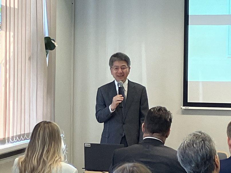 16. septembrī sadarbībā ar LIIA norisinājās Tokijas Kristīgās sieviešu universitātes īpašā viesprofesora Akio Takaharas lekcija ”The Changing Security Environment in the Indo-Pacific and Euro-Atlantic: Implications for the EU”. Notika arī dalībnieku diskusija.