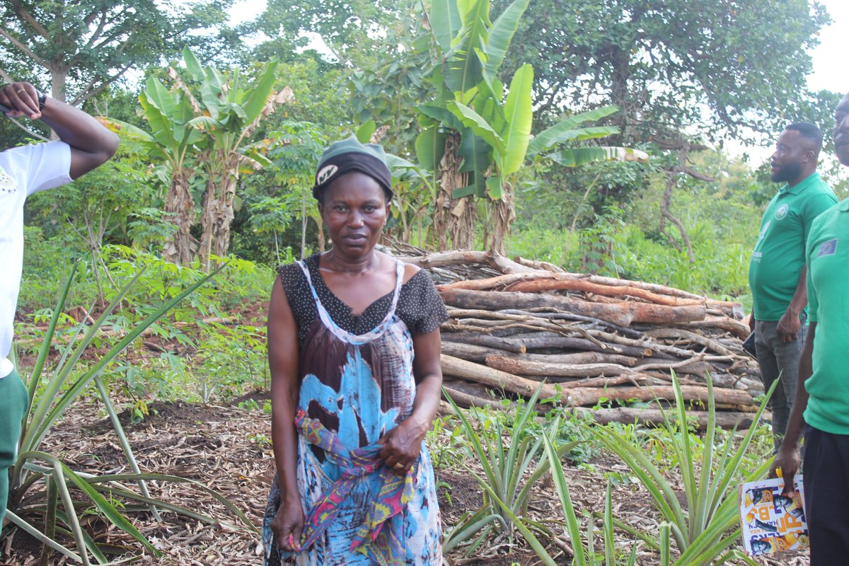ecocareghana's tweet photo. Re-greening the transition landscape, Meet our restoration champions.
After almost 4 years of implementing the
European Union funded #LEANProject, farmers in the landscape are more committed to planting trees to mitigate climate change.
#RestorationChampions #ClimateAction #Ghana https://t.co/SqPMS4oLJj