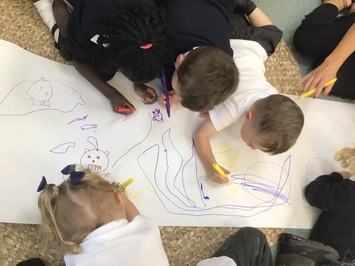 HoneyBees_MRPA's tweet photo. Introducing The Drawing club this afternoon drawing the bear from We’re going on a bear hunt 🐻 #TheDrawingClub #MRPALearning @MRPA_English https://t.co/nbzl7jSuP3