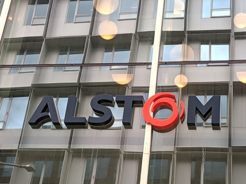 TreinSite's tweet photo. Treinenweb: Alstom opent testlab voor simulaties voor spoorbeveiligingssystemen https://t.co/zSh0gQEuAW https://t.co/IXNFr9SNFr