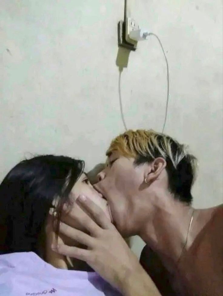 yuwi. and 50 others tweet media