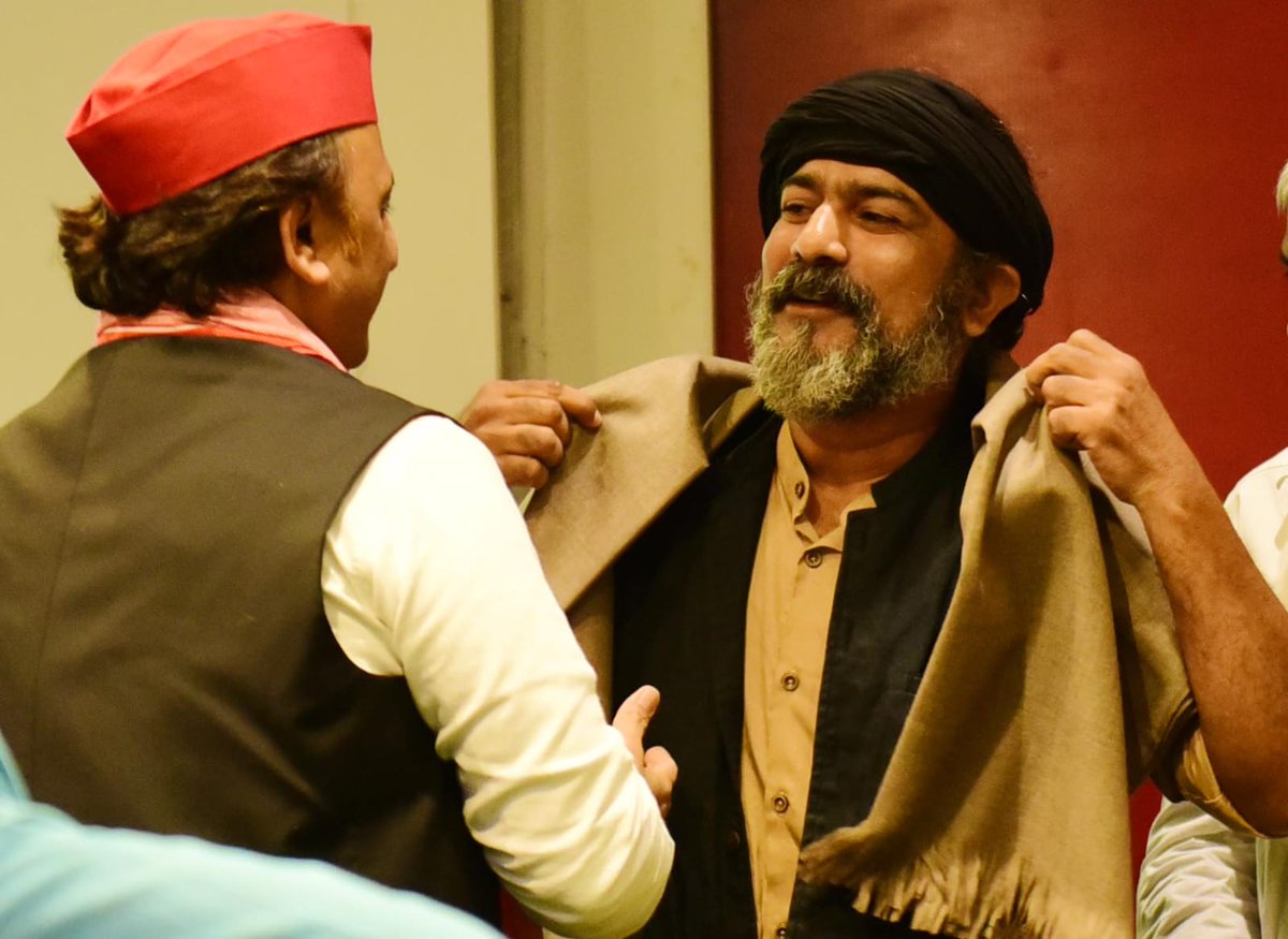 हमें तो जो हमारी यात्रा से बनें, ऐसे अनिर्मित पंथ प्यारे हैं... ❣️