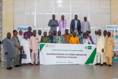 LERURAL2's tweet image. 🚨 ASSEMBLÉE GÉNÉRALE ORDINAIRE ET EXTRAORDINAIRE : Fenapab, désormais seule faitière représentative des producteurs d’anacarde au Bénin

(Une marche sûre vers une interprofession mieux structurée)

Lire plus ⤵️
lerural.bj/fenapab/

#FENAPAB #UNAPAB @BeninRetweets