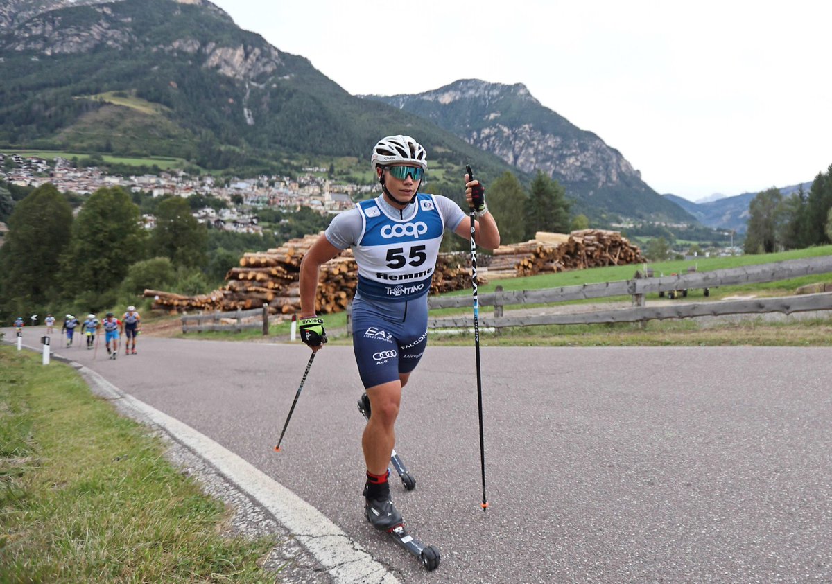 ❄ #skiroll
Mondiali di skiroll della Val di Fiemme all’insegna del  trentino  Carlo Cantaloni, argento sul Cermis. Per lui si tratta della seconda medaglia a questa rassegna iridata. Stefania Corradini quarta fra le senior
News sul nostro sito 👇 lc.cx/9A6KkL