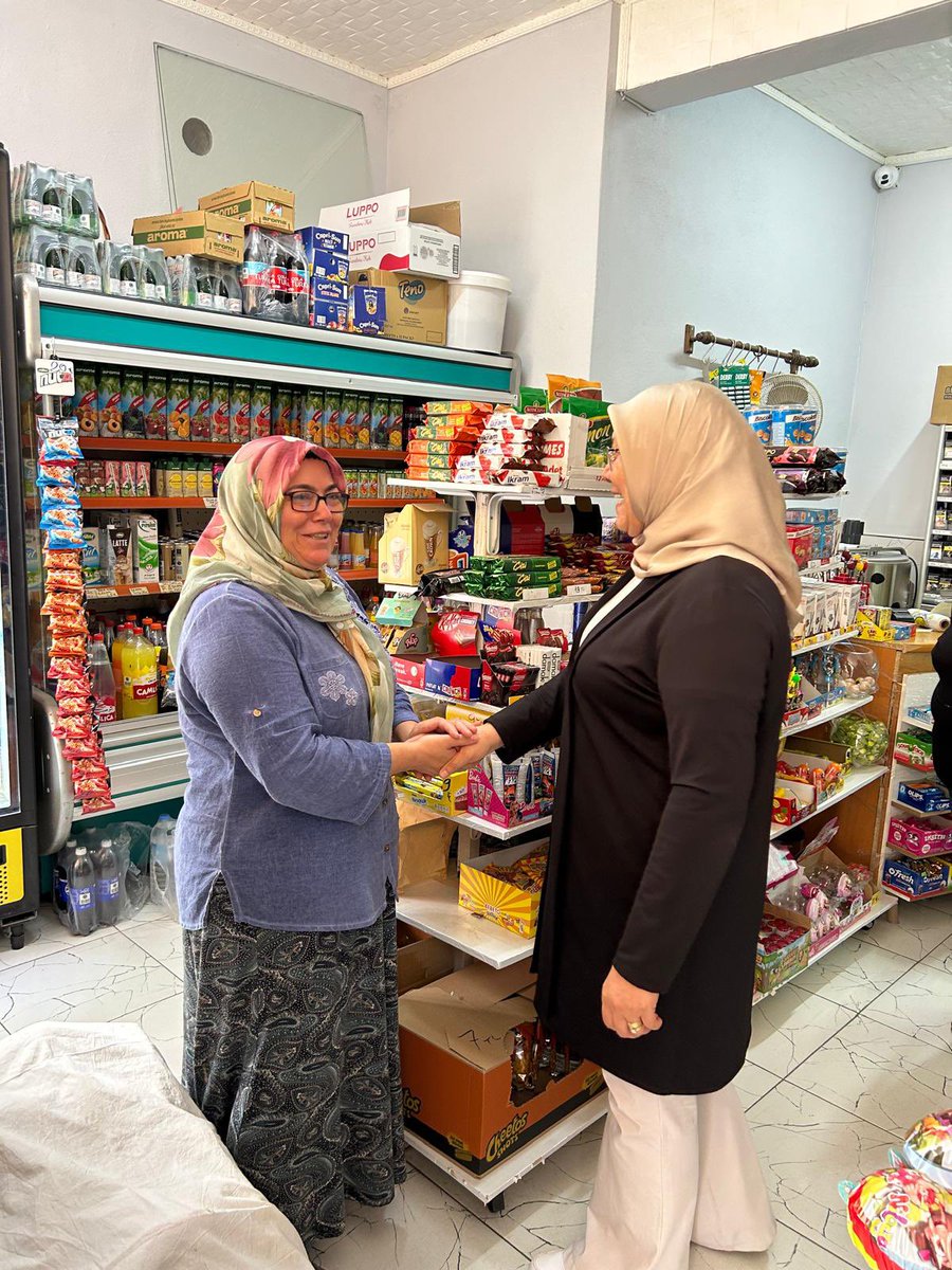Yürütme kurulu üyelerimiz ile birlikte Ertuğrulgazi mahallemiz esnaflarından Ümmügülsüm hanıma ziyarette bulunduk.
Hayırlı işler, bol kazançlar diliyoruz.
