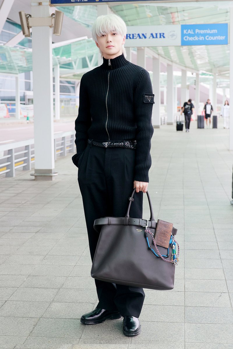 prada_japan's tweet image. #プラダ 2025年春夏レディスファッションショーに出席するアンバサダーのジェヒョンが、プラダのルックでミラノへ。

#PradaSS25 
#MiucciaPrada 
#RafSimons 
#Jaehyun