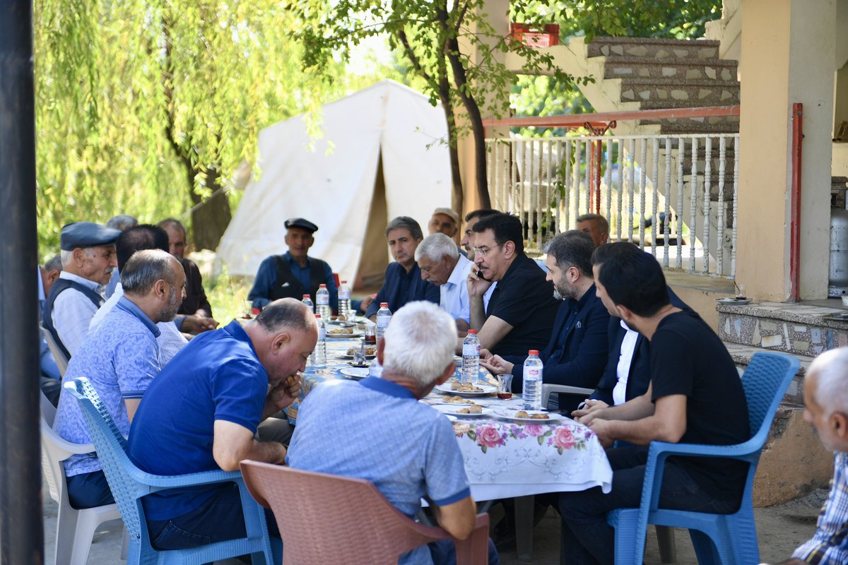 ramazanyaylaci's tweet photo. 📍Bindal Mahallesi

AK Parti Malatya Milletvekilimiz Sayın @bulenttufenkci ile beraber #Bindal Mahallemizde hemşehrilerimiz ile buluştuk. 

Güler yüz ve muhabbetle bizleri misafir eden mahalle sakinlerimize teşekkür ediyorum. https://t.co/29ZE8tXDNg