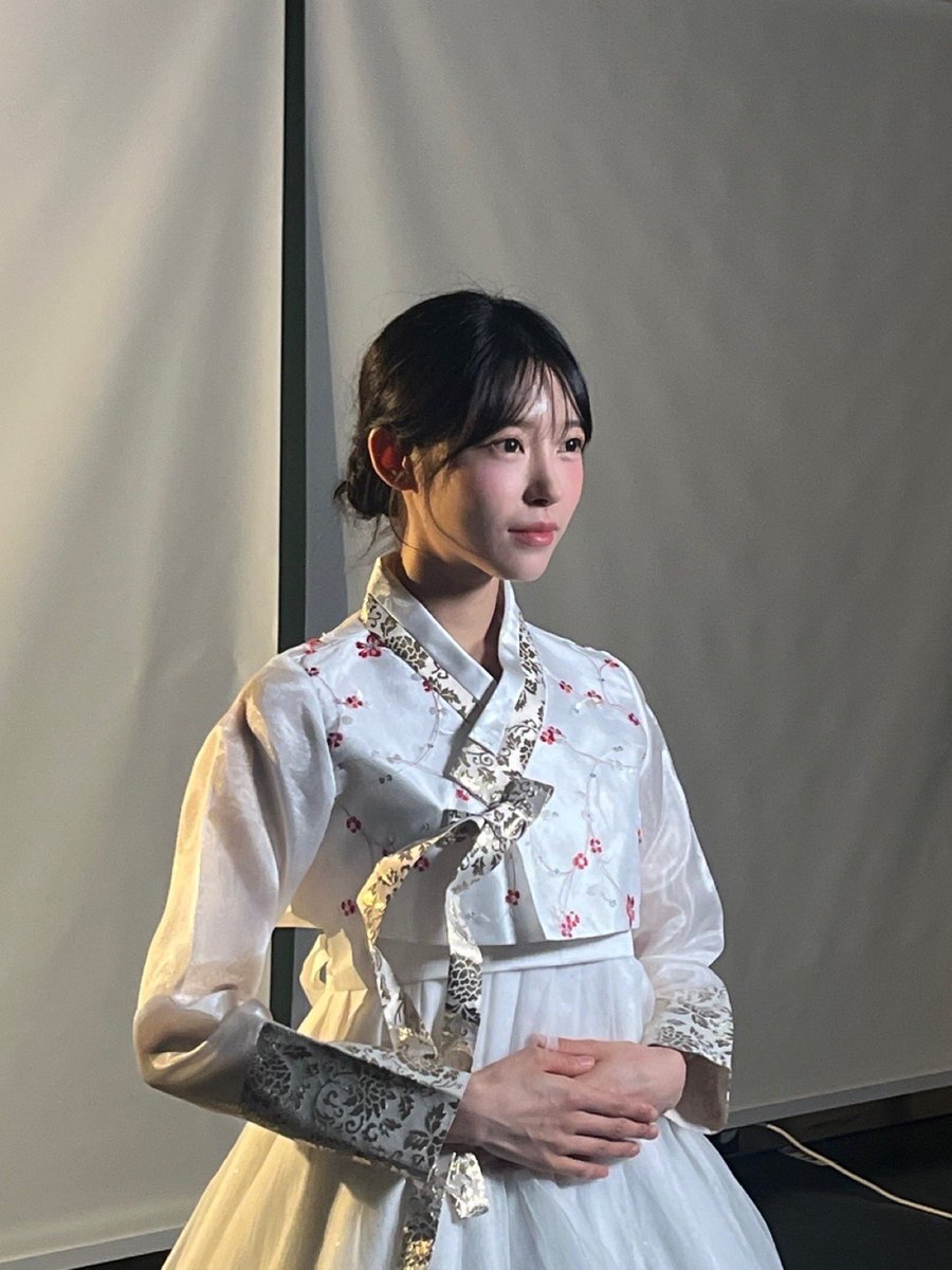 [#형서] 

🫣

#CLASSy #클라씨
#HYUNGSEO