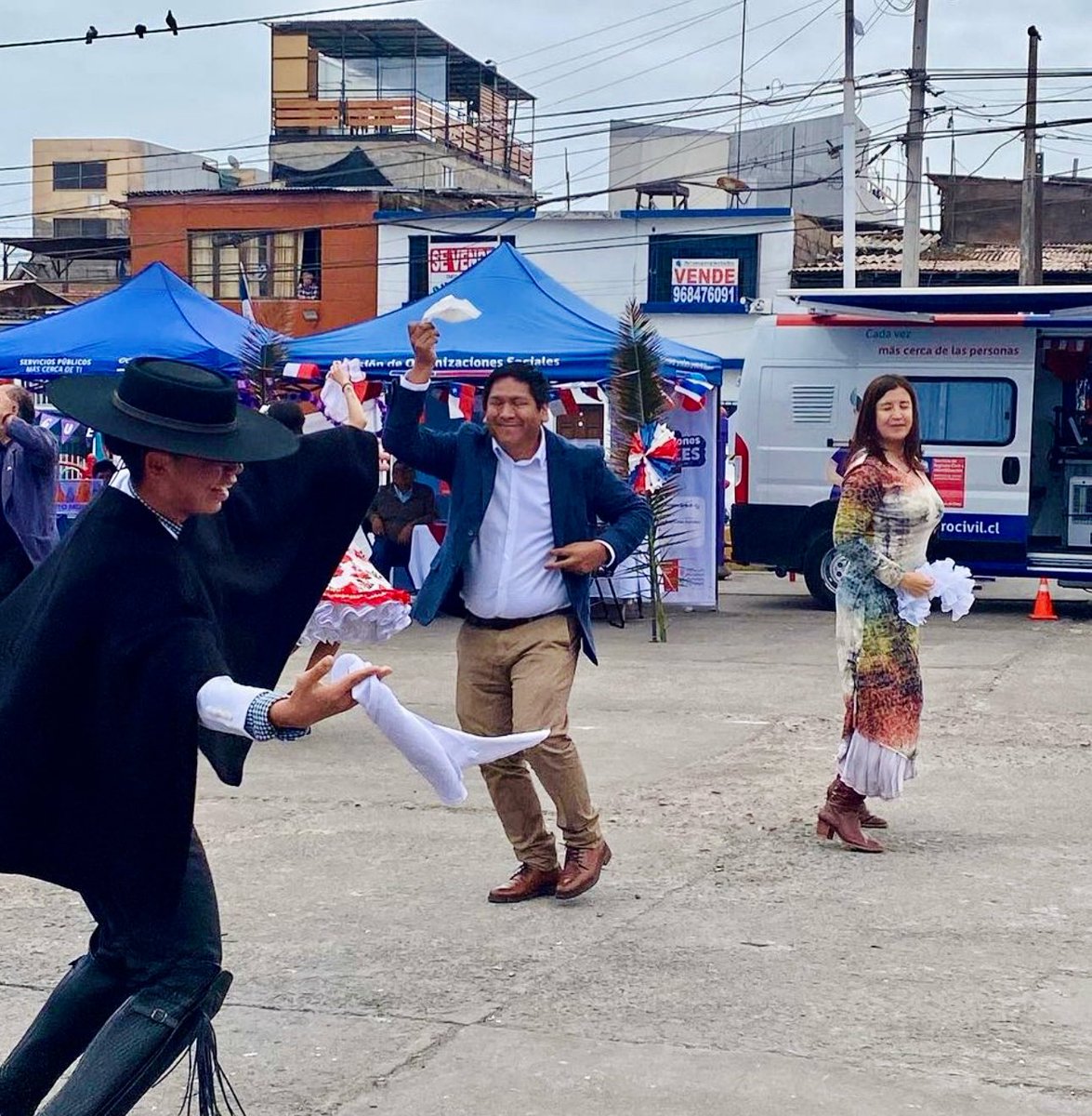 📍#Iquique: Participamos de la #fondapreventiva 🇨🇱 en Plaza Arica, organizada por <a href="/DPRTarapaca/">Delegación Presidencial Regional de Tarapacá</a> para recordar y promover el 18 y 19 de #septiembre que es #feriadoirrenunciable 
<a href="/VoceriaTarapaca/">Seremi Gobierno Tarapacá</a> <a href="/SeremiTrab_1R/">Mintrab Tarapacá</a> <a href="/Senda_Tarapaca/">SendaTarapacá</a> <a href="/SpdTarapaca/">SPDtarapaca</a> <a href="/MinjudhTarapaca/">SEREMI Justicia y Derechos Humanos Tarapacá</a> <a href="/MindepTarapaca/">Mindep Tarapacá</a> #Tarapacá