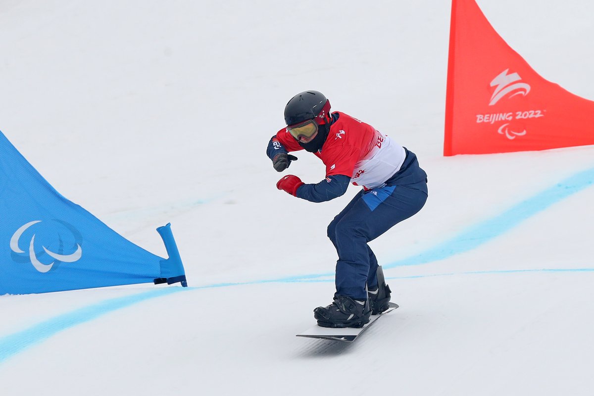 1/7 Could you or someone you know be the next Snowsports star for ParalympicsGB? We’re looking for athletic individuals that like speed, excitement, racing and have lots of perseverance! No previous experience necessary!