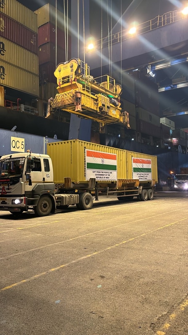 🇮🇳🇳🇦 Grain of Humanity! India Shows Solidarity with Global South 

Namibia will receive 1,000 mega tonnes of rice; the shipment has already departed the Nhava Sheva Port. New Delhi called Namibia a "reliable friend" and stressed the importance of food security.

📸 <a href="/MEAIndia/">Randhir Jaiswal</a>