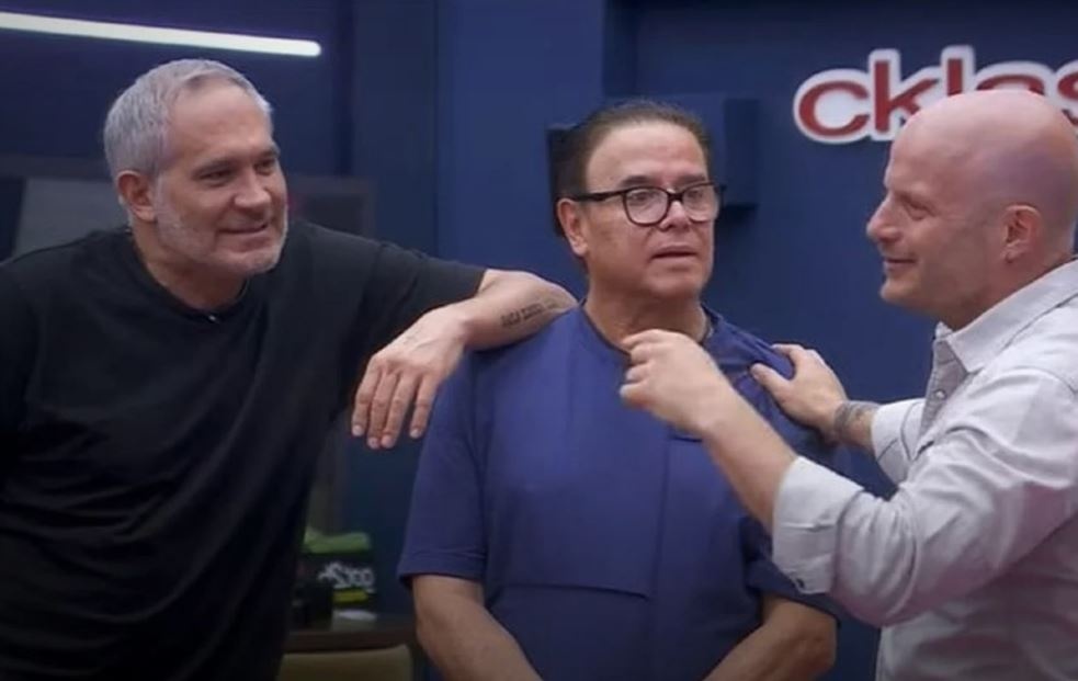 estatal_el's tweet photo. Facundo arremete contra Adrián Marcelo y lo llama 'Voldemort' en su visita a La Casa De Los Famosos. El conductor de televisión fue uno de los invitados especiales en donde tuvo la oportunidad de convivir con los habitantes y aprovechó para lanzar una ácida broma. https://t.co/DhYI5Tfto1