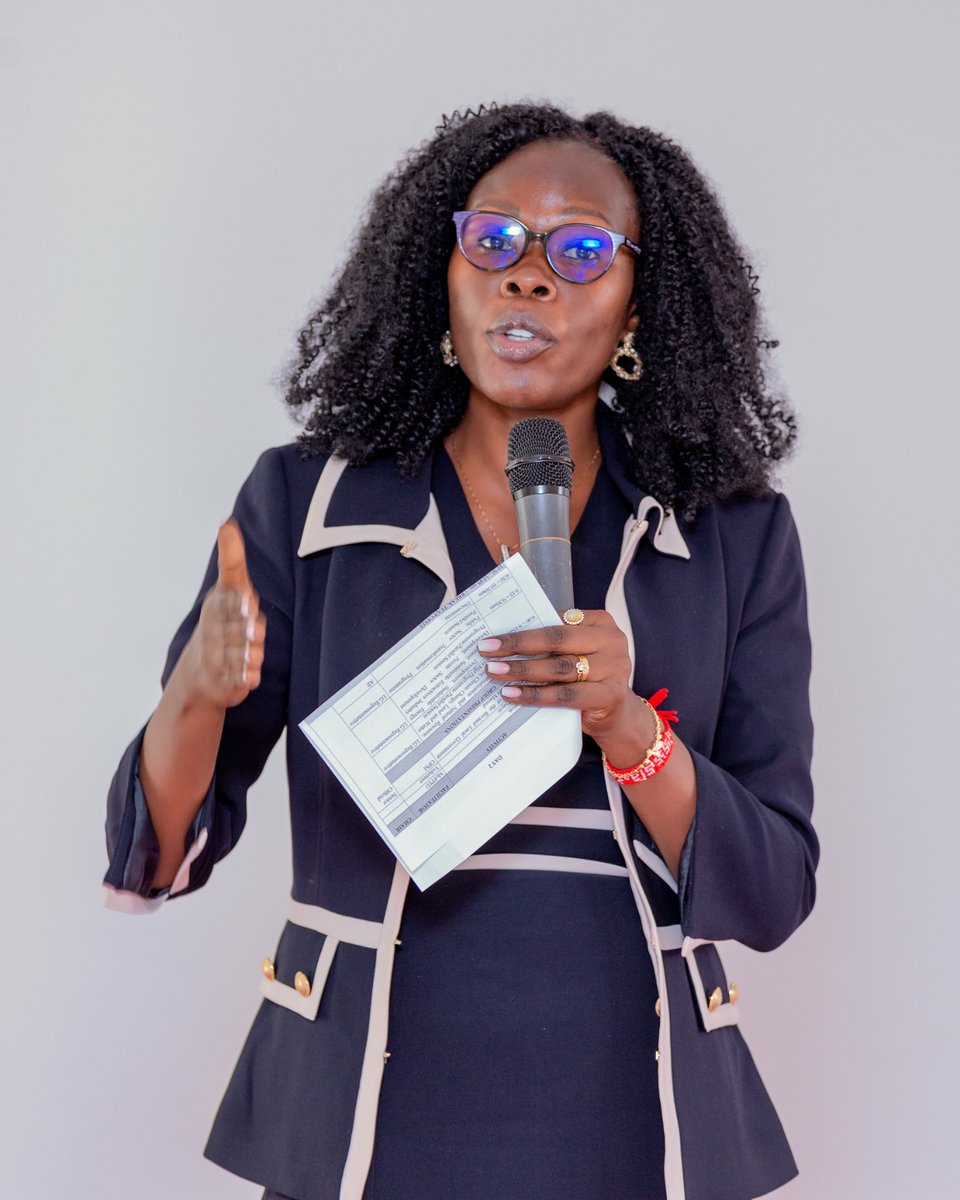 Evelyn AnitE tweet media