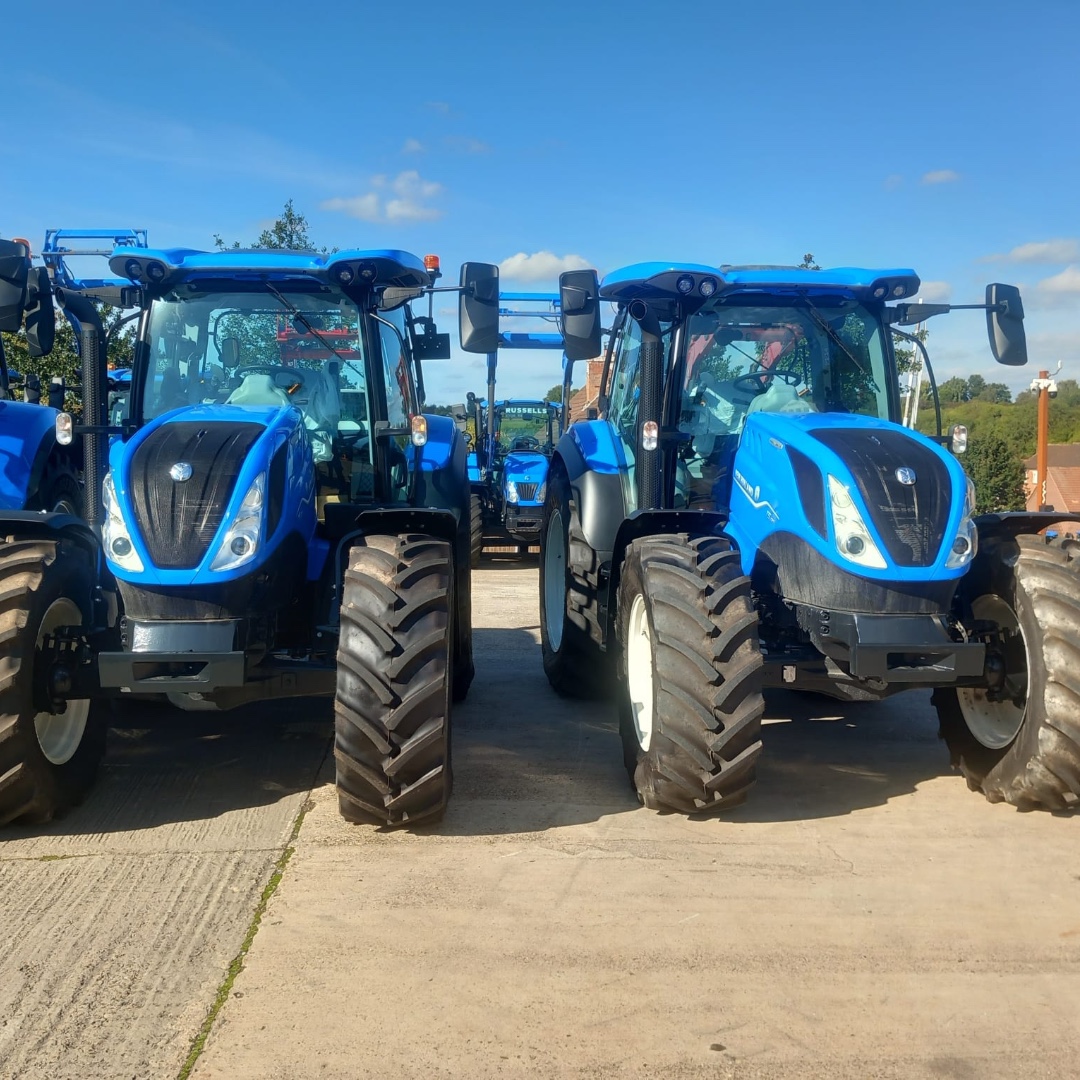 Russells tweet media