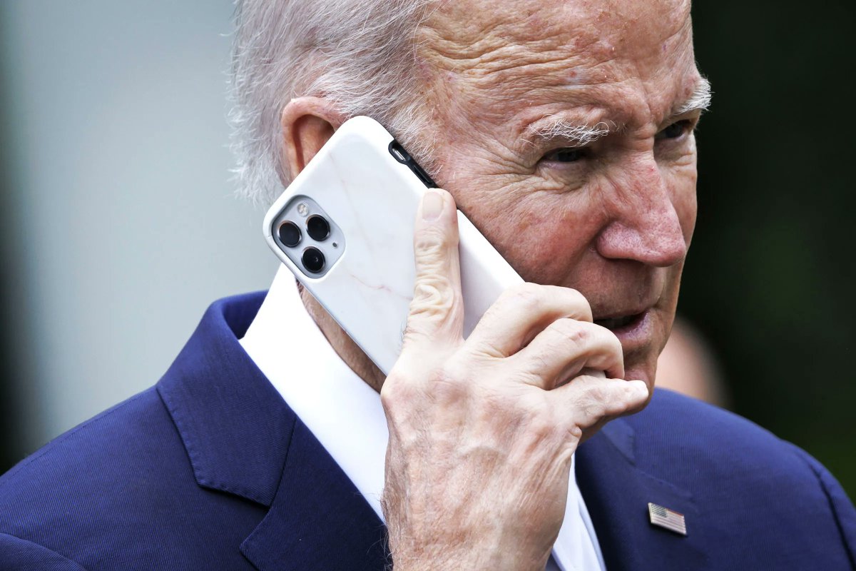 DougWahl1's tweet photo. LOW CLASS!

President Biden tried to call Donald Trump after suspect was arrested on his golf course. Trump refused to take his call.

Your thoughts? https://t.co/zMkNpf03Hq