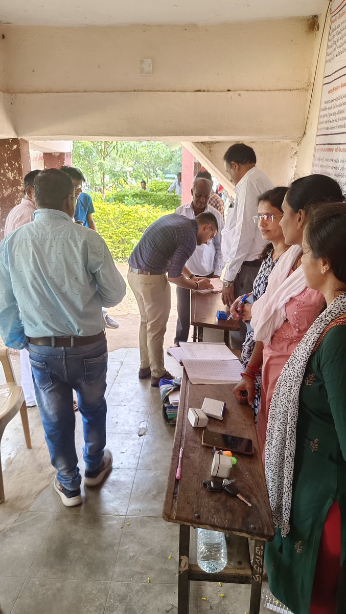 TDOVIRPUR's tweet photo. સેવાસેતુ કાર્યક્રમના ૧૦મા તબક્કાનો ધોરાવાડા મુકામેથી શુભારંભ કરાવી તમામ ગ્રામજનો, લાભાર્થીઓને સરકારશ્રીની વિવિધ યોજનાઓ તથા સેવાઓનો લાભ કાર્યક્રમ સ્થળેથી જ મેળવવા માટે આહવાન કરવામાં આવ્યું.
@collectormahi 
@PrantBalasinor 
@DDOMAHISAGAR https://t.co/l6ZIo8dvyc
