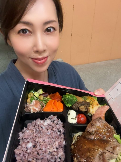 今日も エロく楽しく&hellip;&hellip;気持ち良かった💕   夜ご飯は貰って帰った🍙  好きな具は&hellip;&hellip;鮭ﾃﾞｽ https://t.co/Kxpf0JTSJX