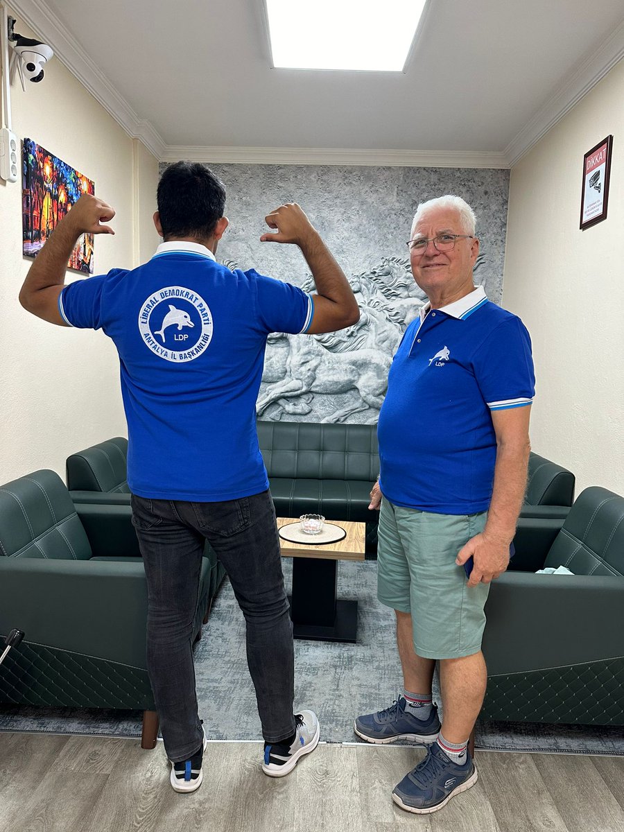 20 Eylül Cuma günü saat 10.30'da, Antalya Konyaaltı Beach Park'dan başlayacak olduğumuz "Dünya Barış Günü Koşumuz"a tüm üyelerimiz ve partimizle ilgilenen herkes davetlidir.

Koşumuz vesilesi ile hazırlanan, partimize özel tişörtler için @barontrade11 Bey'e teşekkür ediyoruz 🙏