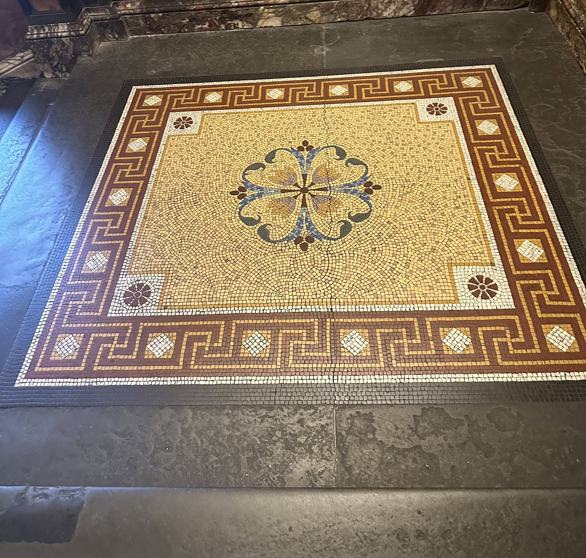 I had a great time today at Glasgow City Chambers for a very informative CLPL session delivered by <a href="/GlasgowPedagogy/">The Glasgow Pedagogy Team</a>. Lots of great ‘takeaways’ for our learning &amp; teaching journey <a href="/WhitehillSec/">Whitehill Secondary</a>. What a beautiful venue #ProudGlaswegian