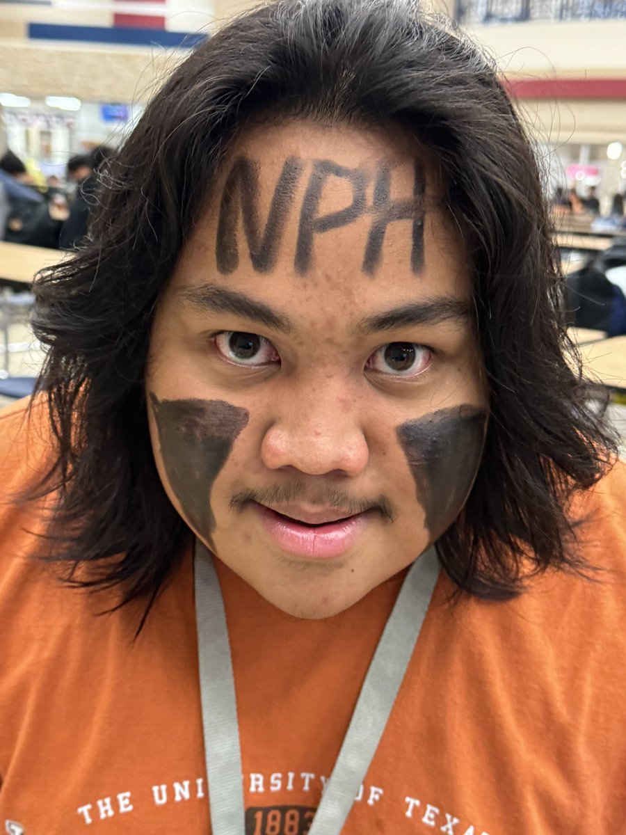 Ready for game day!!! Let’s go!! Pack the stands! #nph #leenails #devoured ♥️💙🏐🖤