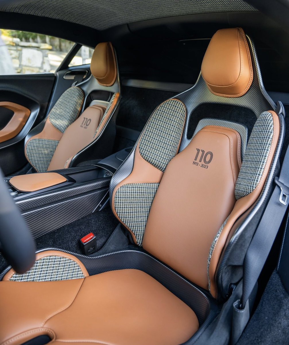 FlawlessSpec's tweet photo. Aston Martin Valour https://t.co/FJ4U7S3JjS