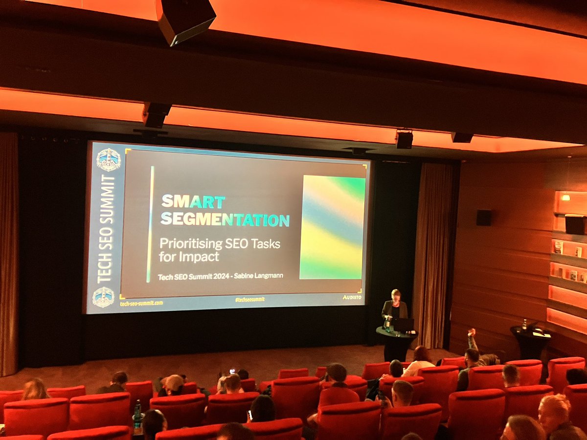 Nice one on #segmentation by <a href="/SabTheLa/">Sabine Langmann</a> at #techseosummit <a href="/Audisto/">Audisto</a>