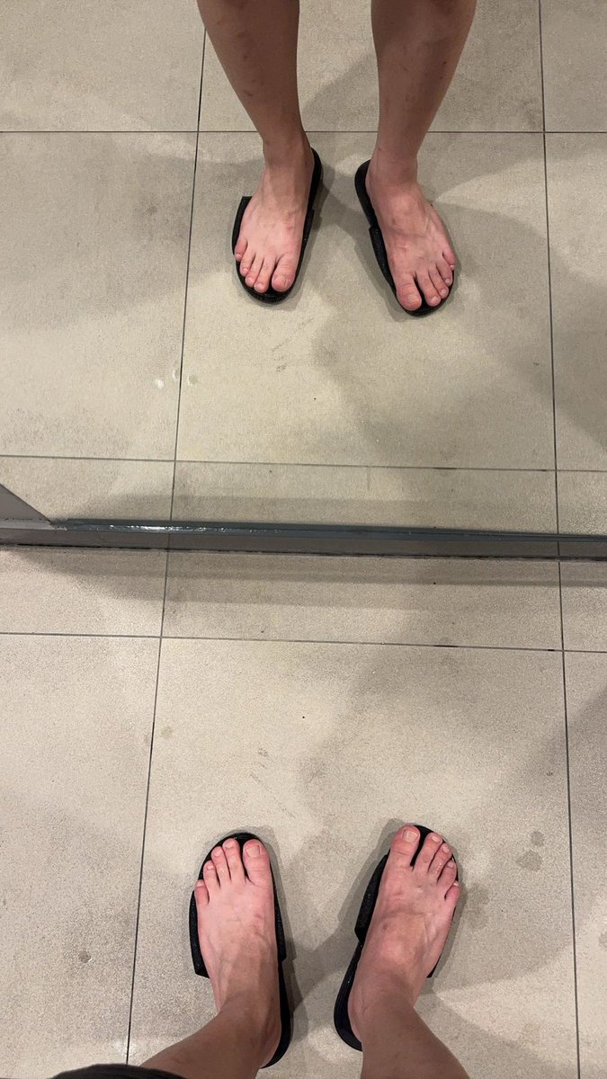 ayaklarımı yalayarak temizlemek isteyen gençleri dmde bekliyorum #feetworshi̇p #feetmale #feetkinky #feetslave #feetmaster #master #slave