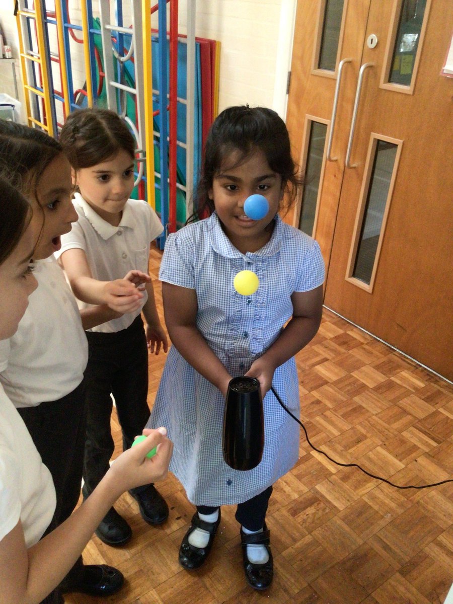 HandfordHallPS's tweet image. Science is very interesting! We love exploring and learning new things!
#FabScience
#Year3