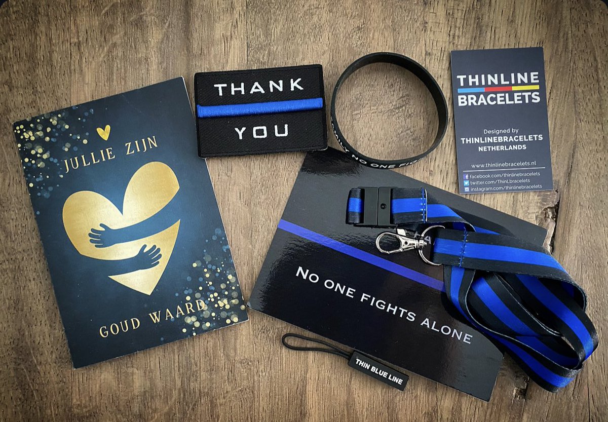 Dank aan <a href="/JannyB03926904/">JannyB</a> voor haar lieve kaart en <a href="/ThinLbracelets/">Thin Line Bracelets</a> pakketje als steunbetuiging. Lief dat zij als betrokken volger op social media getroffen agenten zo een hart onder de riem steekt 💙

#Beroepsziekte #longcovid #postcovid #politie #politiewerk #thinblueline
