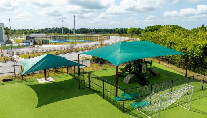 ProPlaygrounds's tweet image. Happy Tuesday! We upgraded this outdoor space by installing a new playground and an umbrella shade. These improvements enhance the outdoor setting, encouraging both active play and relaxation for the entire school community.  
#theplaygroundexperts #playgrounds #proplaygrounds