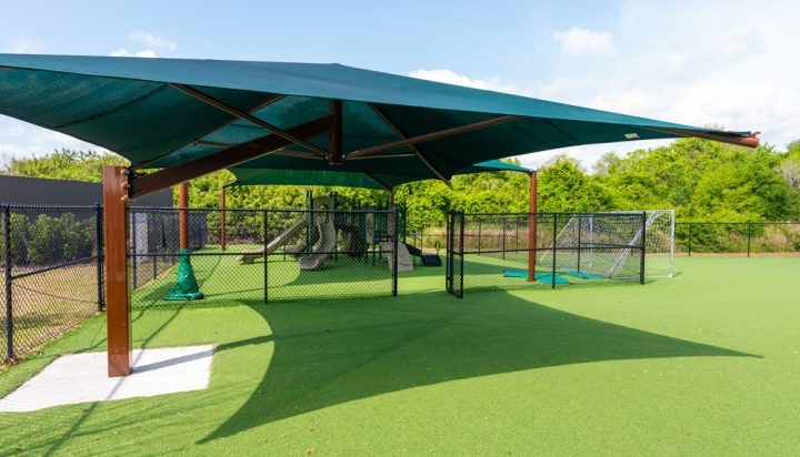 ProPlaygrounds's tweet image. Happy Tuesday! We upgraded this outdoor space by installing a new playground and an umbrella shade. These improvements enhance the outdoor setting, encouraging both active play and relaxation for the entire school community.  
#theplaygroundexperts #playgrounds #proplaygrounds