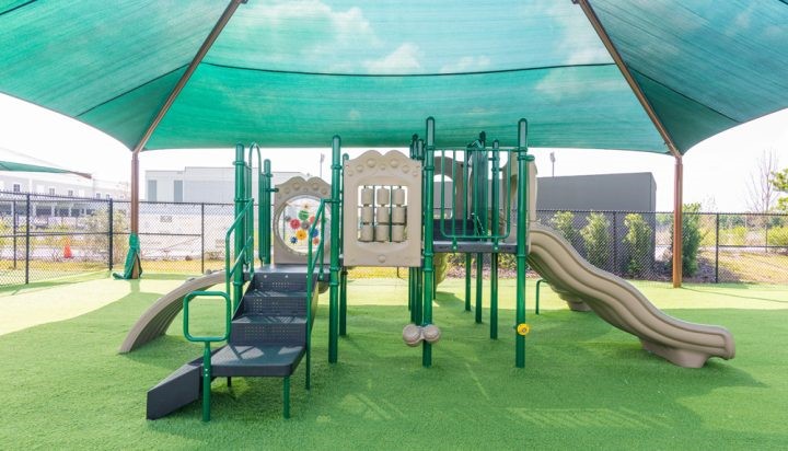 ProPlaygrounds's tweet image. Happy Tuesday! We upgraded this outdoor space by installing a new playground and an umbrella shade. These improvements enhance the outdoor setting, encouraging both active play and relaxation for the entire school community.  
#theplaygroundexperts #playgrounds #proplaygrounds
