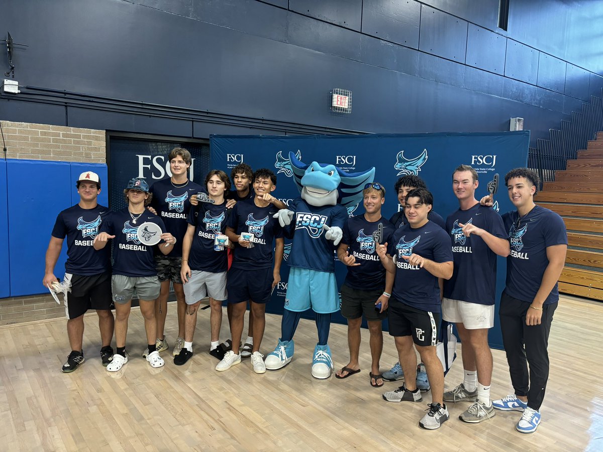 Welcoming our new mascot to FSCJ on #NationalMantaRayDay !! <a href="/FSCJ_Official/">FSCJ</a> <a href="/fscjmantarays/">FSCJ Athletics</a>