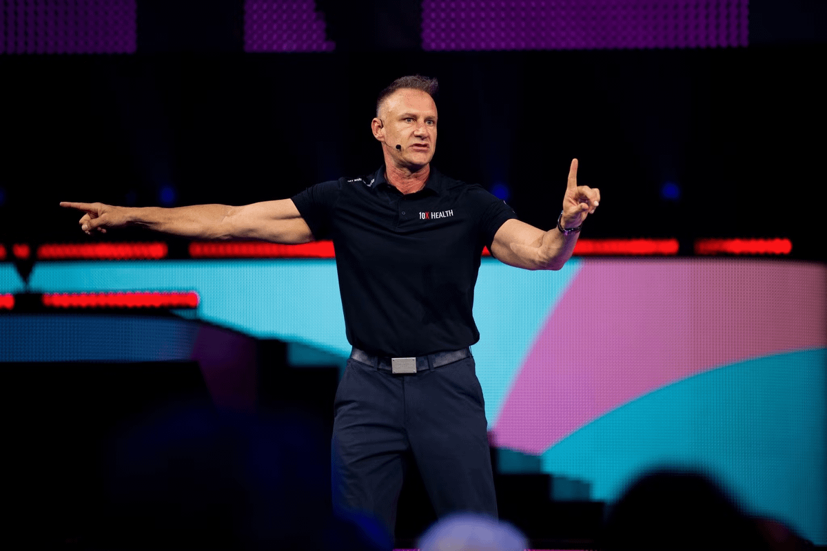 Meet Big Pharma's Latest Threat:

Gary Brecka.

The biohacker who saved Dana White &amp; reversed aging for Grant Cardone.

How did he do it? He discovered your greatest health and longevity predictors...🧵