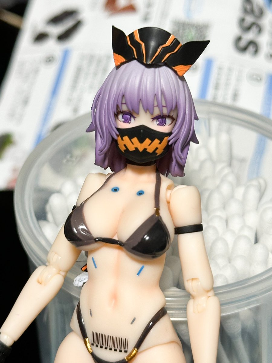 「パンプキンプリンセスのマスクの紐が切れた場合は、紐部分を取り除きBostik 粘」|むうてんのイラスト