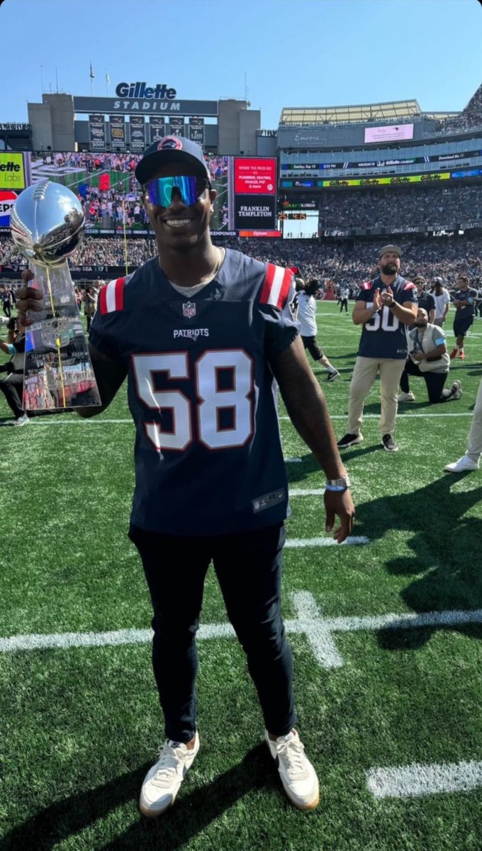 StRitaFootball's tweet photo. St. Rita Alumn and current Defensive Line Coach Darius Fleming ‘08 was back in Foxborough this weekend celebrating the 10 year Anniversary of Super Bowl XLIX. Way to go D Flem! #MustangLegacy https://t.co/aqf5EIQ2xs
