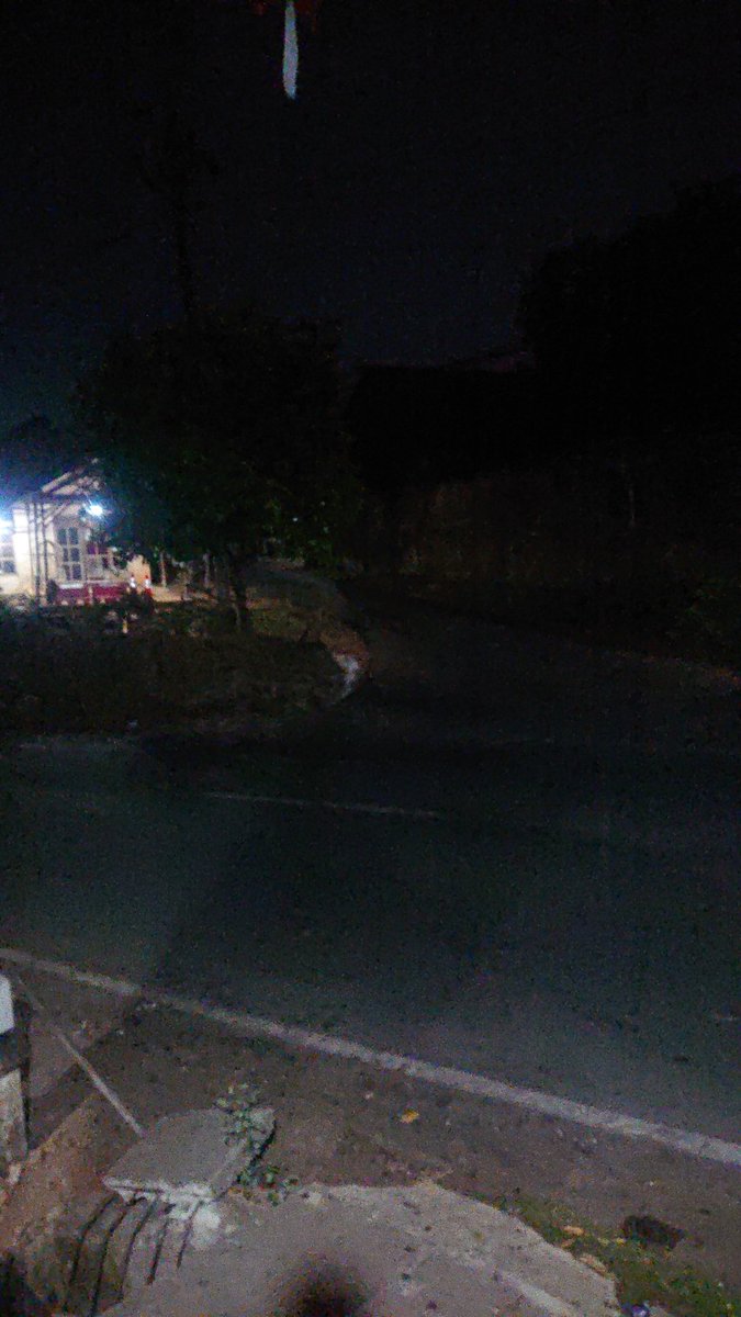 nonambex's tweet photo. @dishub_jepara terkait lampu di Tanjakan Mantingan sudah mati sebulan lebih mohon di tindak lanjuti karena gelap. terima kasih
cc @ILoveJepara @jeparakabgoid @JeparaPolres @JeparaHariIni @KaskusJepara @AndroidJepara @JeparaPolres https://t.co/gy0qjPF6tv