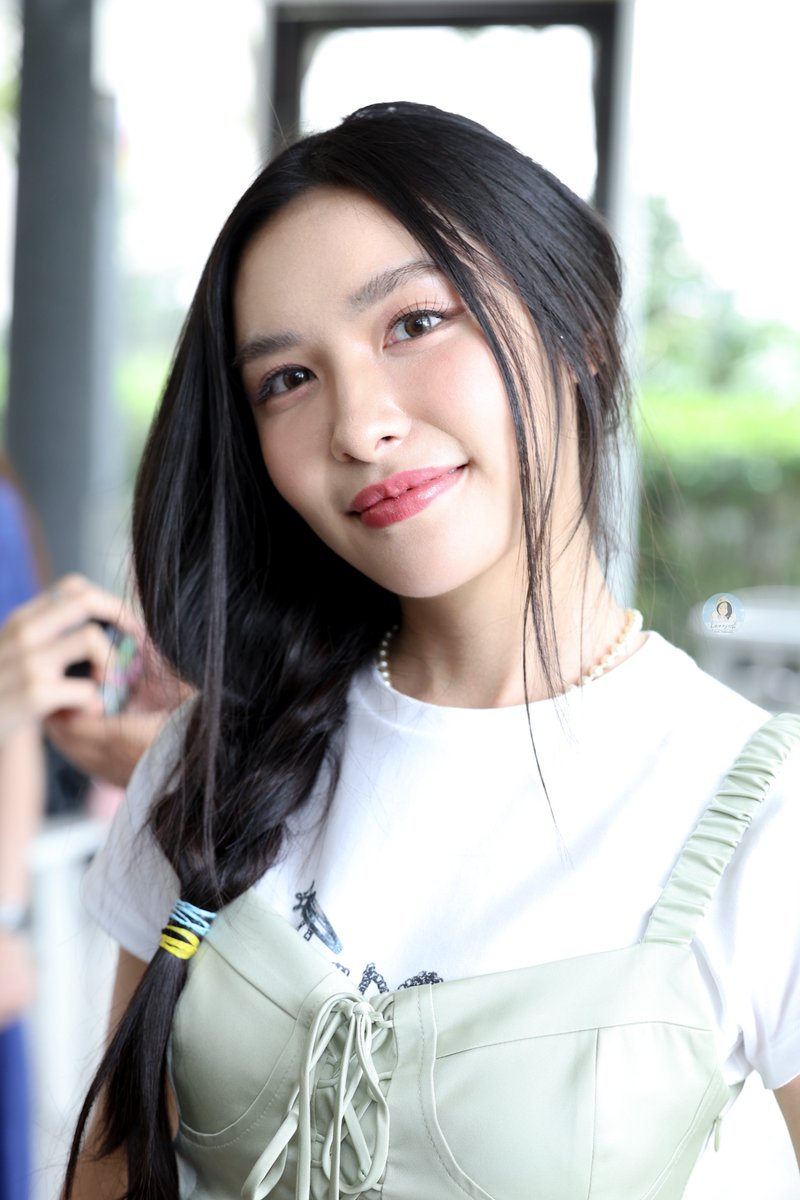 life_lookkaew27's tweet photo. How can someone still be so beautiful in the morning?🥹
LOOKKAEW SHINE 17
#lookkaewkamollak
#ALISTSKINxAndaLookkaew
#ALISTSKINIBeachYouxAndaLookkaew
#Beshine
@Lookkaeww_k https://t.co/VM9wQ5SH8u