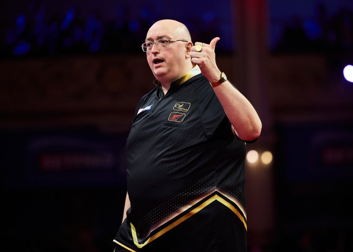 GILDING STRIKES GOLD! 🪙

Andrew Gilding nails the nine in Wigan! 👍

The former UK Open champion lands the second perfect leg of the day at #PC20, producing the goods in his second round tie against Wessel Nijman!

📺 bit.ly/PDCTVLive | #PC20
