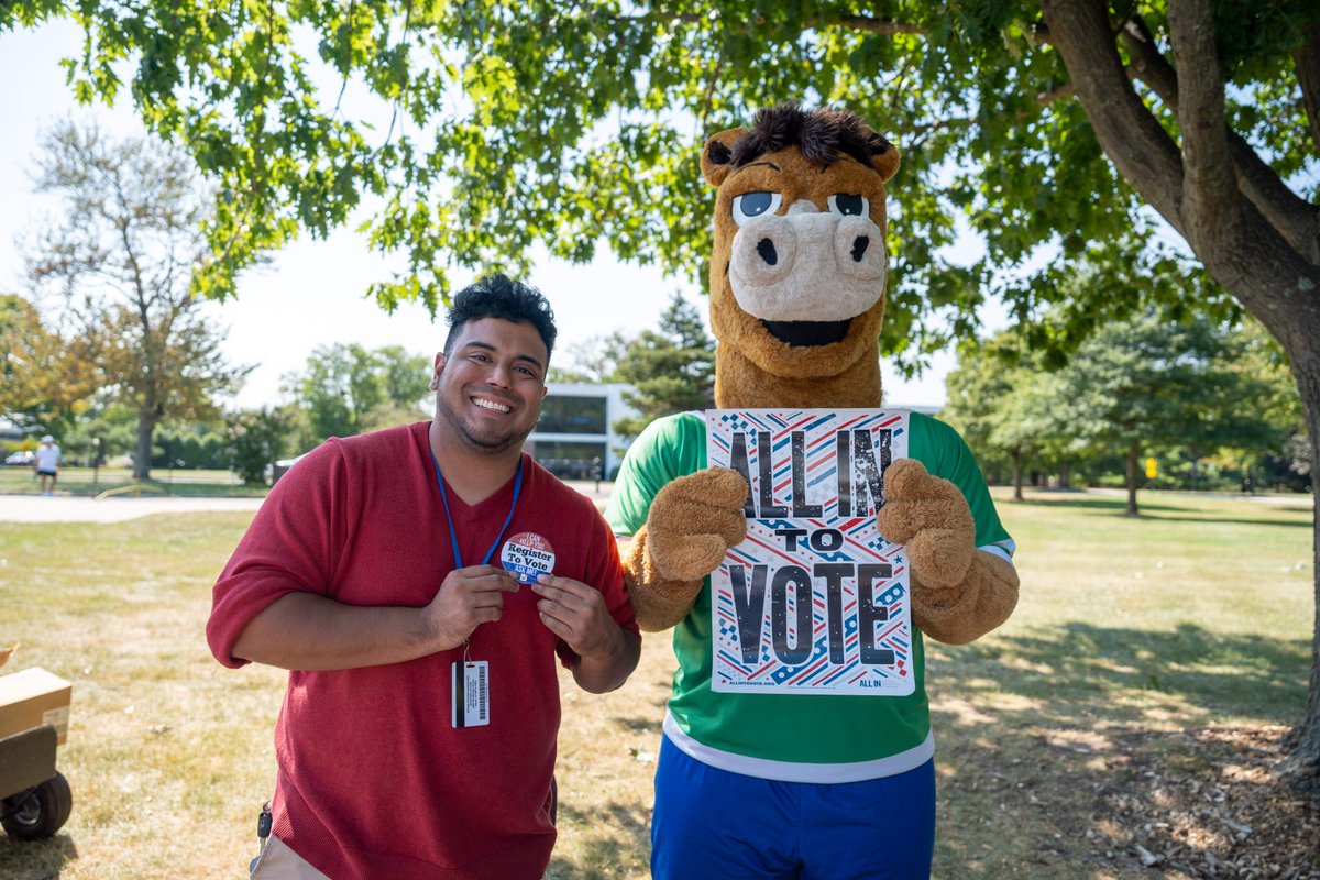 Today is National Voter Registration Day! Stop by College Center today during our Voter Registration Rally from 2-3:30 pm! Learn about the importance of voting, enjoy free food, win prizes, and more. 🤩