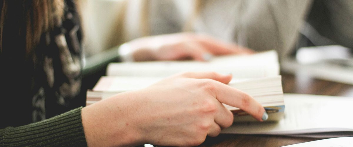 Dalla sua nascita fino ai giorni nostri, la #filosofia sembra essere stata relegata al genere maschile, con qualche piccola eccezione. È arrivato il momento di affrontare la questione?
Di Marica Notte --> lachiavedisophia.com/la-filosofia-h…

#LaChiavediSophia #filosofiadigenere