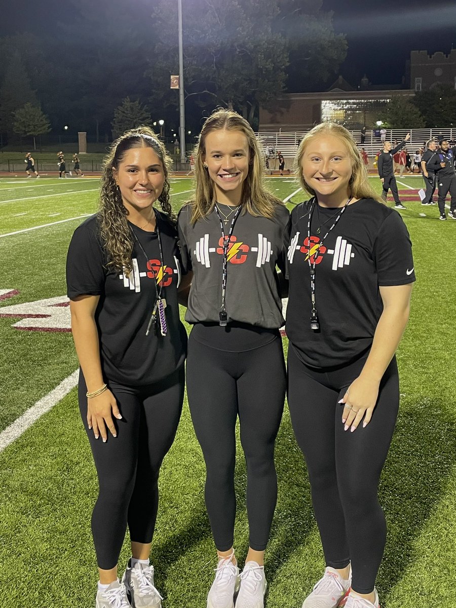 SCSportsPerform's tweet image. This past weekend, UGA’s Iman, Emma, and Annika had the opportunity to help out on the sidelines with @scstormfootball. Watching these three grow/succeed in a field that is predominantly male (especially in football) is a testament to all of their hard work.

Extremely proud!